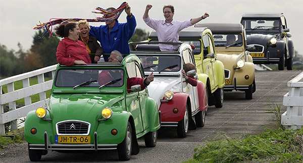 Bedrijfsuitje Tilburg Lelijke eenden rally